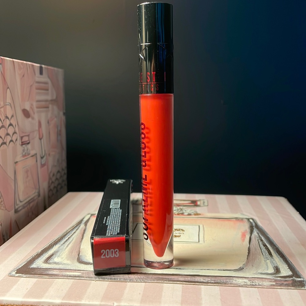 ⭐️Jeffree Star Supreme Gloss: 2003